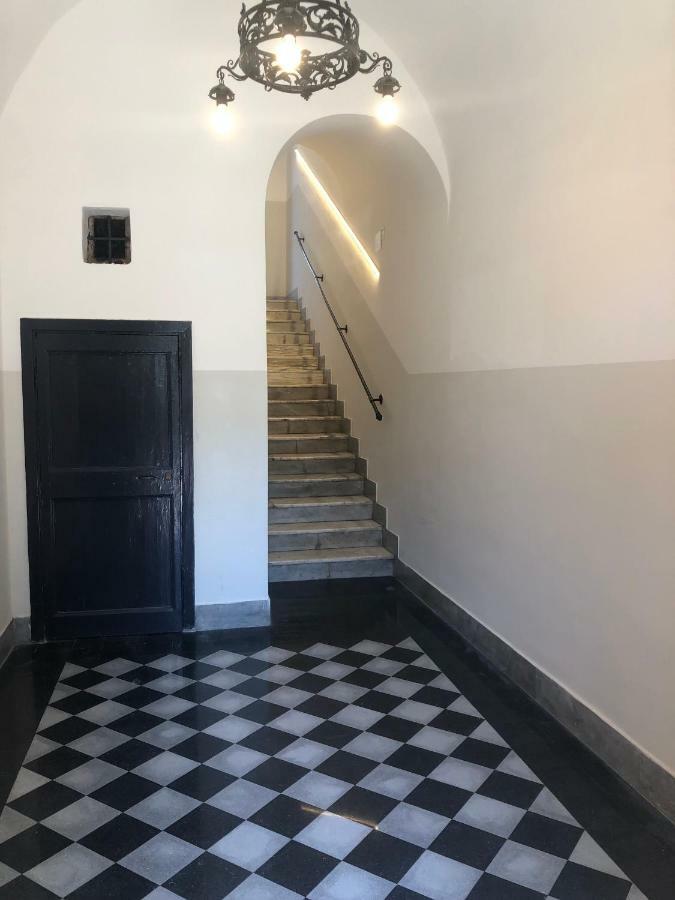 Central House Terracina Eksteriør bilde